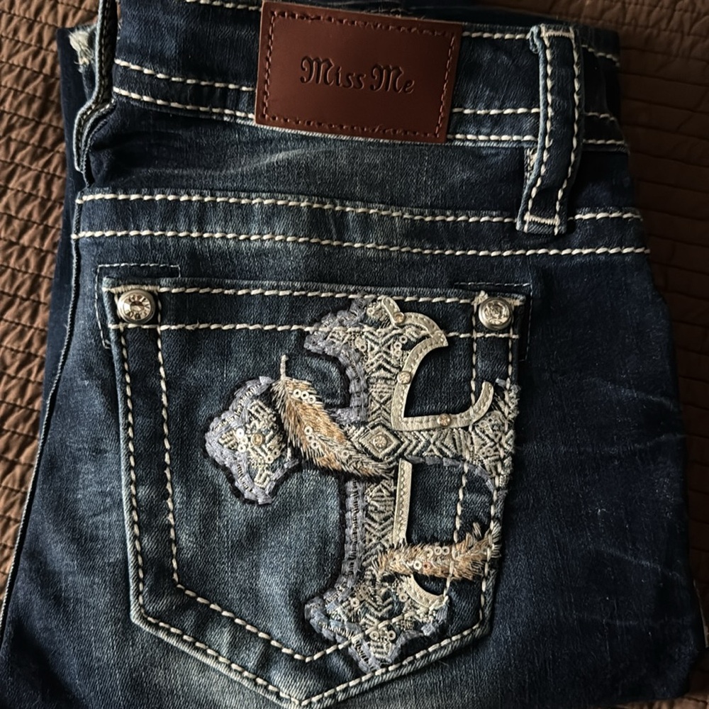 Miss Me Dark Blue Boot Cut Jeans 27 crosses